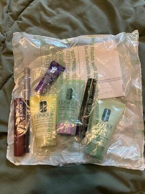 Clinique Women travel assortment